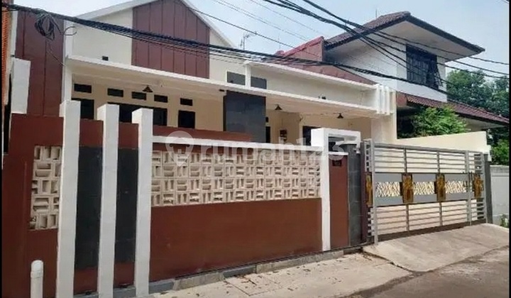 Rumah Ada Kolam Renang di Pondok Kelapa Jakarta Timur