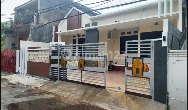 Rumah Ada Kolam Renang di Pondok Kelapa Jakarta Timur 2
