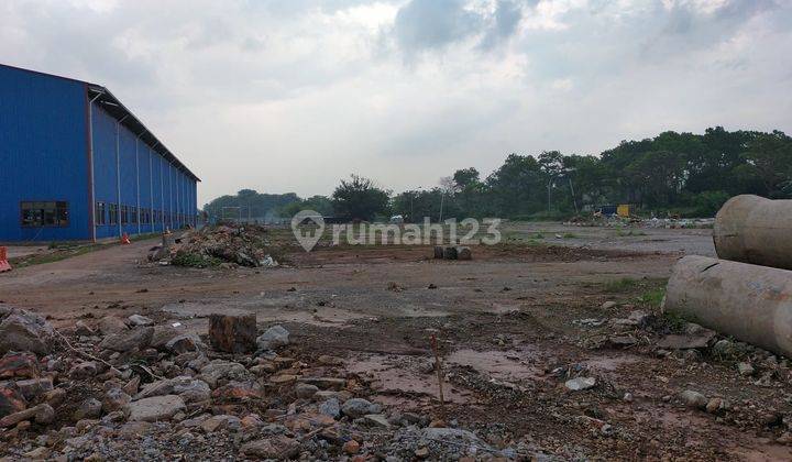 Gudang Siap Pakai di Jalan Tol Jakarta Cikampek 3