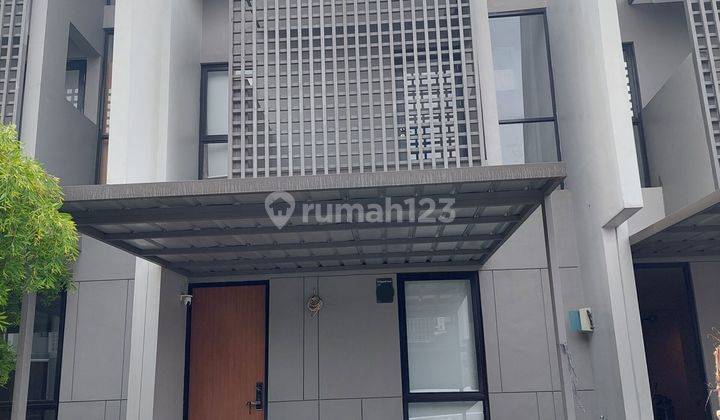 Jual Rumah 2 Lantai Furnished di Cluster O2 Grand Wisata Bekasi 1