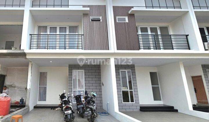 Rumah Baru 2 Lantai Fully Furnished di De Araz Residence Cimanggis 1