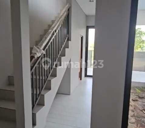 Rumah Bagus Unfurnished SHM Grand Wisata, Bekasi 2