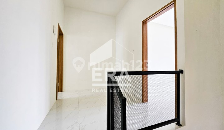 Dijual Rumah Strategis Modern Minimalis 2 Lantai Bulevar Hijau Harapan Indah Bekasi 2