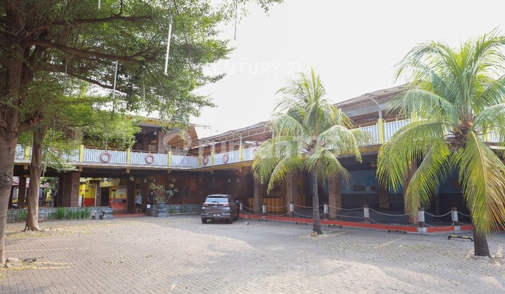 Dijual Sangat Murah Ruang Usaha Luas Eks Resto di Depok