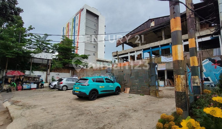 Old Building 2 Floors Wide Potential for Strategic Business in Tebet, Jkt Old Building 2 Floors Wide Potential for Strategic Business in Tebet, Jkt