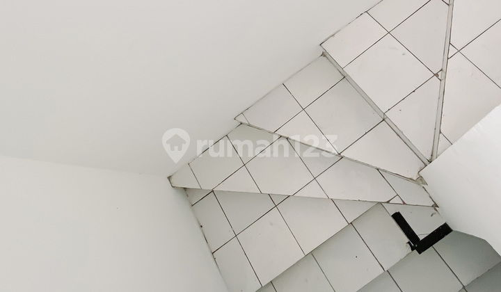 House in the Heart of Menteng Exclusive with a Strategic Location