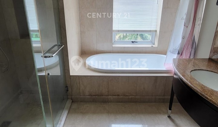 Exclusive Unit Pakubuwono View 3BR 196m DijualDisewakan 2