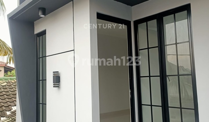 Dijual Rumah di Bulevard Harapan Indah Bekasi