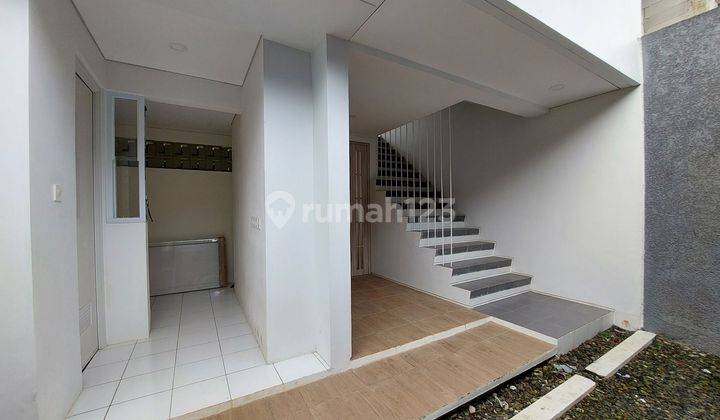 Dijual Rumah Baru 3 Lantai Strategis dekat Cinere Mall (A) 2