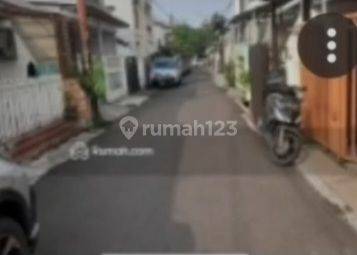 Rumah Tua Jalan 2 Mobil 198 m2 2