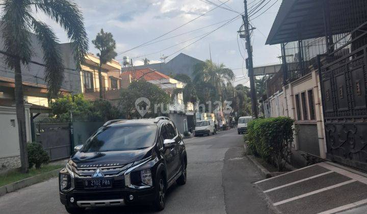 Rumah Bagus di Duri Kepa Baru Jalan 3 Mobil 2