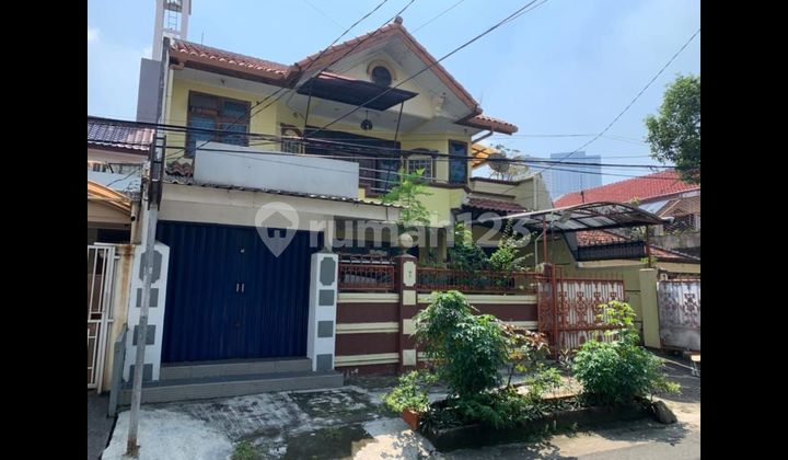 Rumah di Tanjung Duren 220 m2 Jalan 2 Mobil 1