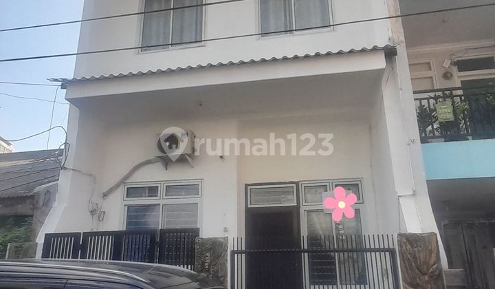 Rumah di Tanjung Duren Jalan 2 Mobil