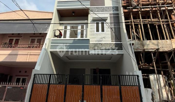 Rumah Baru Tomang Jalan 2 Mobil