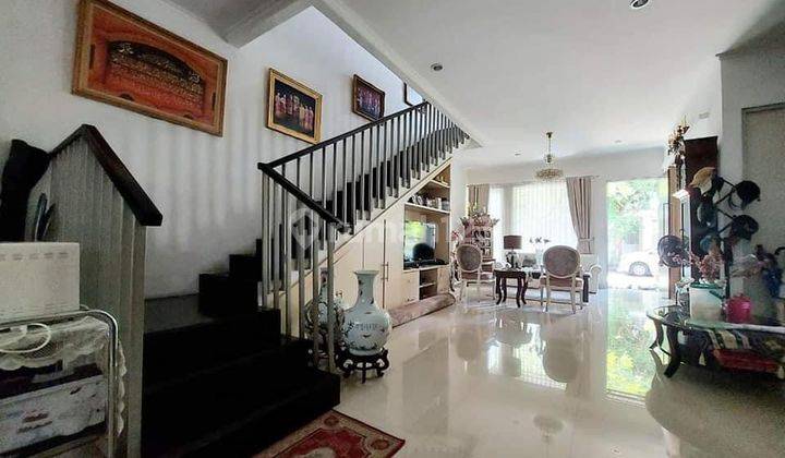 Rumah Cantik Dalam Cluster Pancorqn tebet Jakarta Selatan