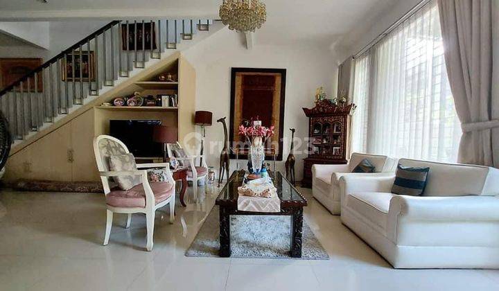 Rumah Cantik Dalam Cluster Pancorqn tebet Jakarta Selatan