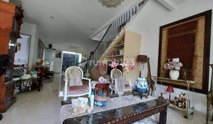 Rumah Cantik Dalam Cluster Pancorqn tebet Jakarta Selatan