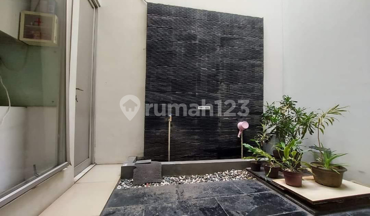 Rumah Cantik Dalam Cluster Pancorqn tebet Jakarta Selatan