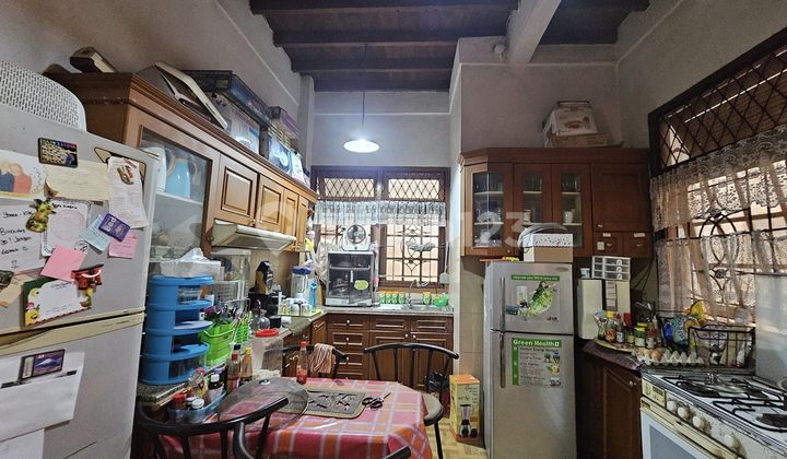 Hook House in the Cinere Asri Complex and Very Well Maintained 2