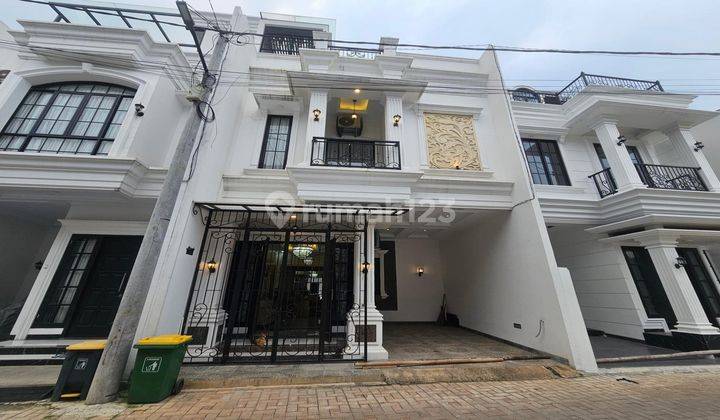 Rumah 3 Lantai Semi Furnished Bagus di Jalan warungshila jaksel, Jagakarsa 1