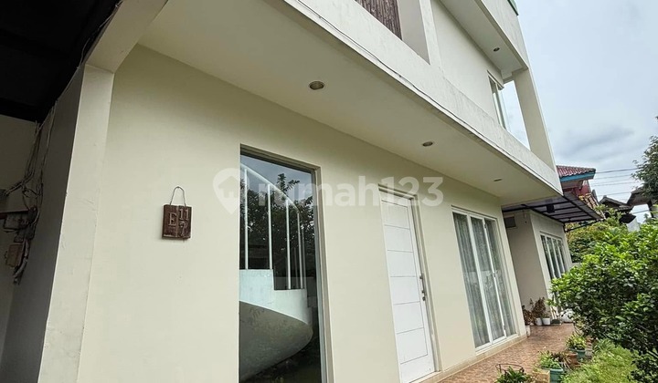 Ready-to-Live House with Villa Melati Pavilion in BSD, survey soon.