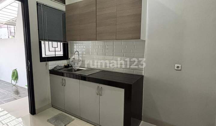 House Price Ready to Negotiate Until Deal in Megapolitan Cinere Complex. 2