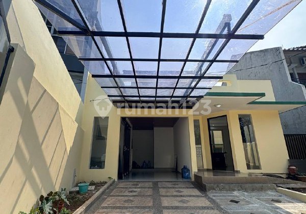 Hidden Gem Rumah Siap Huni Sudah Direnovasi Menghadap Taman di Komplek Ter-Elit Cinere! Hidden Gem Rumah Siap Huni Sudah Direnovasi Menghadap Taman di Komplek Ter-Elit Cinere!