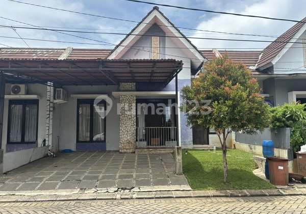 For those of you who have long been waiting for a beautiful house in a strategic location.