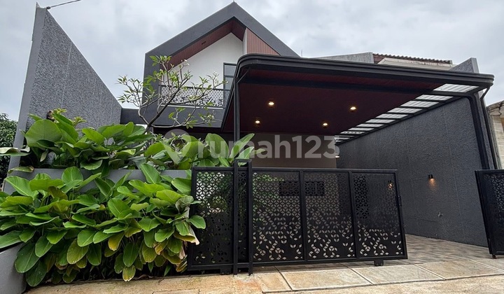 Rumah Industrialis Modern Brand New Komplek Cilandak Wajib Dibeli