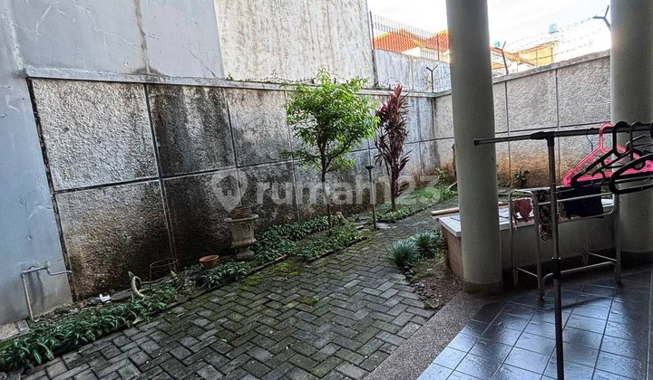 Sturdy House in the Elite Complex of Bukit Cinere Indah! 2