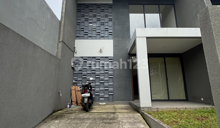 Quick Sale Modern House in Megapolitan Cinere Complex Quick Sale Modern House in Megapolitan Cinere Complex
