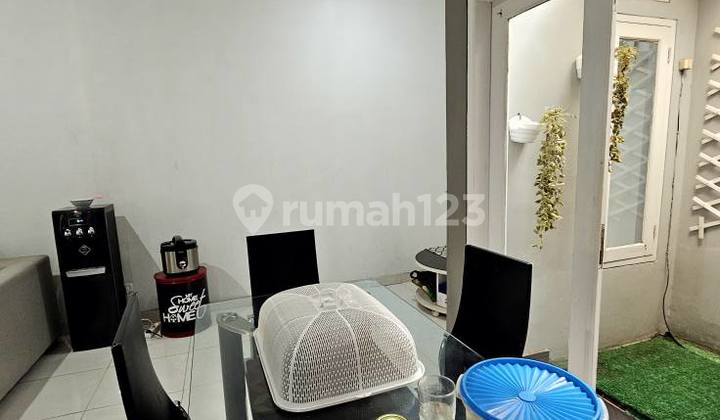 A 2-story minimalist house in Cinere with a super strategic location. 2