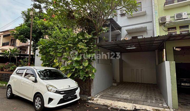 Rumah 2 Lantai Didalam Town House Ekslusif di Cinere 1