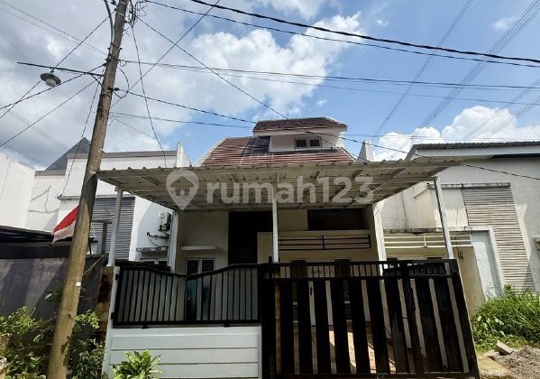 Ready-to-Occupy House - One Gate Complex 2 Minutes to Krukut-Desari Toll Gate Ready-to-Occupy House - One Gate Complex 2 Minutes to Krukut-Desari Toll Gate