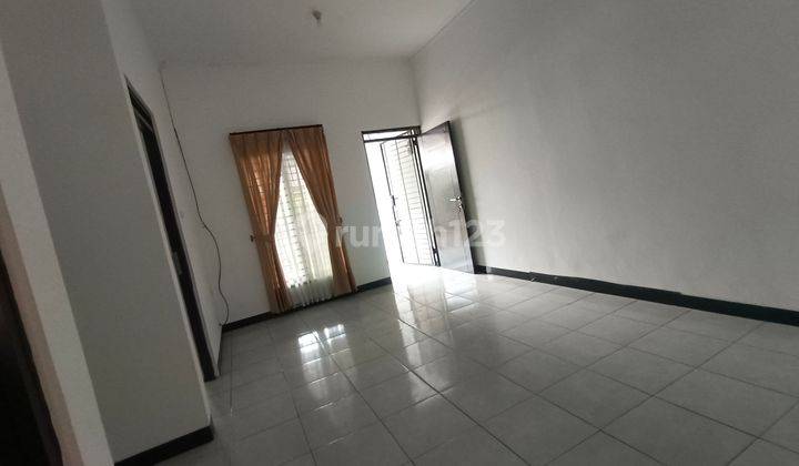 Disewakan rumah di Taman holis indah SHM Timur 4