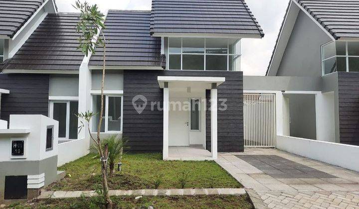 Di  Rumah OPER KREDIT  Raya Lawang Baru SHM Hadap Timur 1