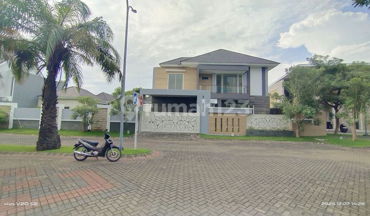 Rumah Dekat Kahuripan Lengkap Private Poolselatan Surabaya