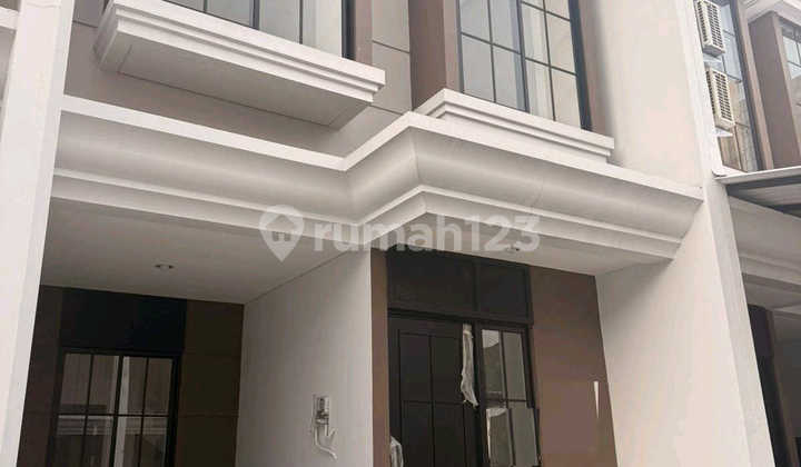 Disewakan Rumah Regency One East Point Sukolilo Surabaya Ron.a3031 Disewakan Rumah Regency One East Point Sukolilo Surabaya Ron.a3031