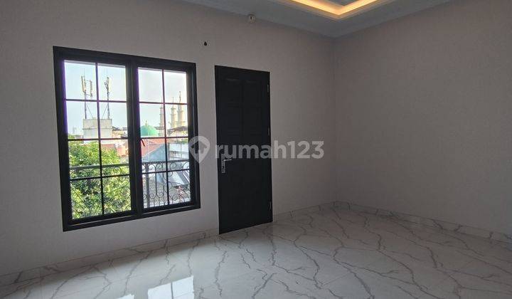 Dijual Rumah Dekat Mall Kalibata City Pejaten Jakarta Selatan