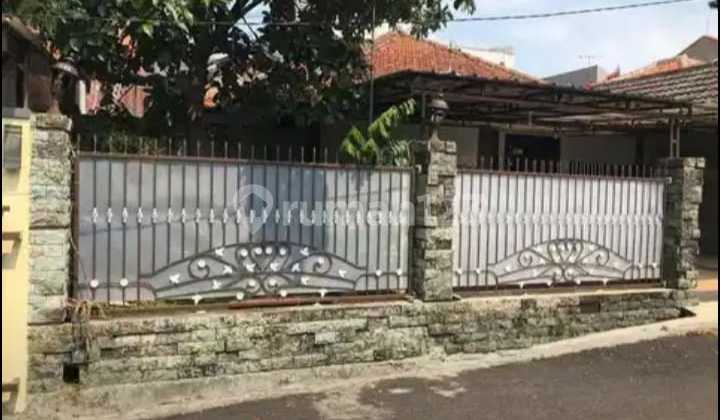 Quick Sale Ready-to-Occupy House Best Price on Jati Indah Street Buah Batu Bandung