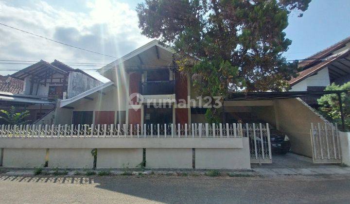 Jual Cepat Rumah Klasik Siap Huni Di Pusat Kota Cikutra Bandung  1