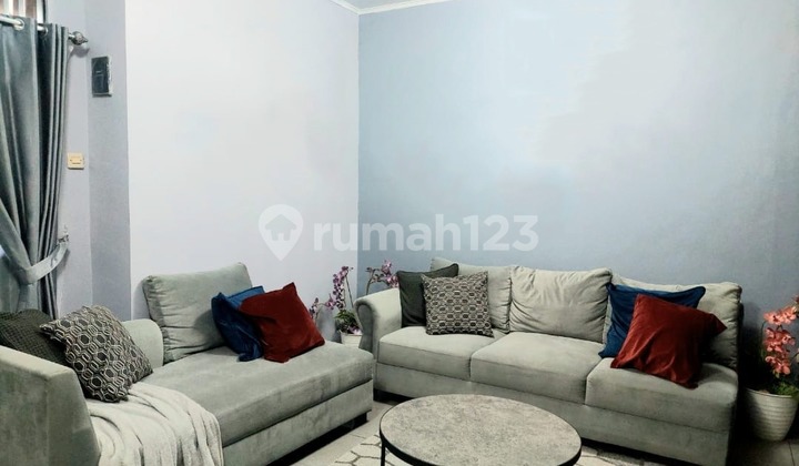 Dijual Cepat Rumah Kokoh 2 Lantai Lokasi Strategis di Pancoran Mas Depok 2