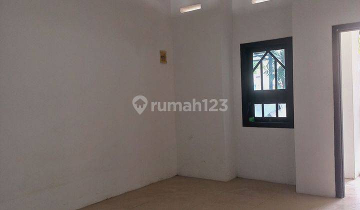 Rumah Asri dan nyaman siap Huni di komplek perumahan Permata Depok Regency  2 lt.

 2