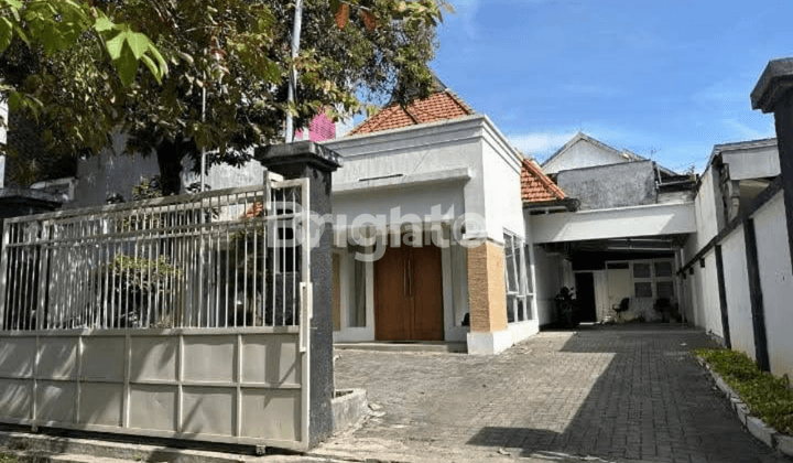 RUMAH KLASIK, DAERAH BAWEAN, TENGAH KOTA, 1 LANTAI, NEGO 1