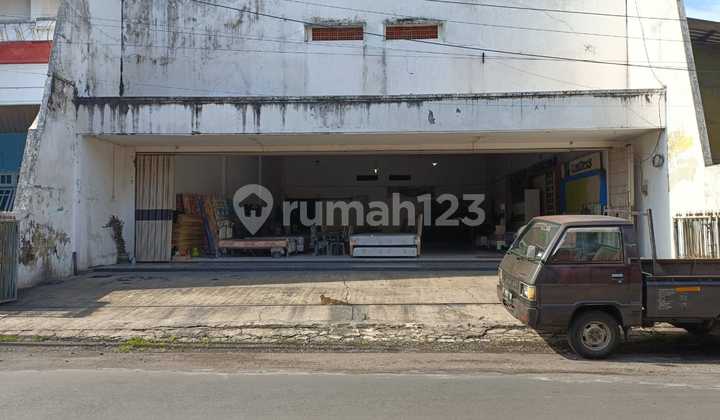 Dijual Ruang Usaha di H OS Cokroaminoto Lumajang 1240 m SHM