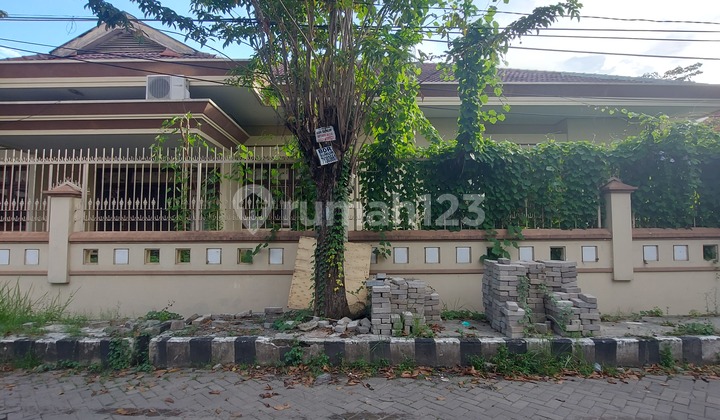 For Rent: House on Second Road Hook, Darmo Permai Timur. 2