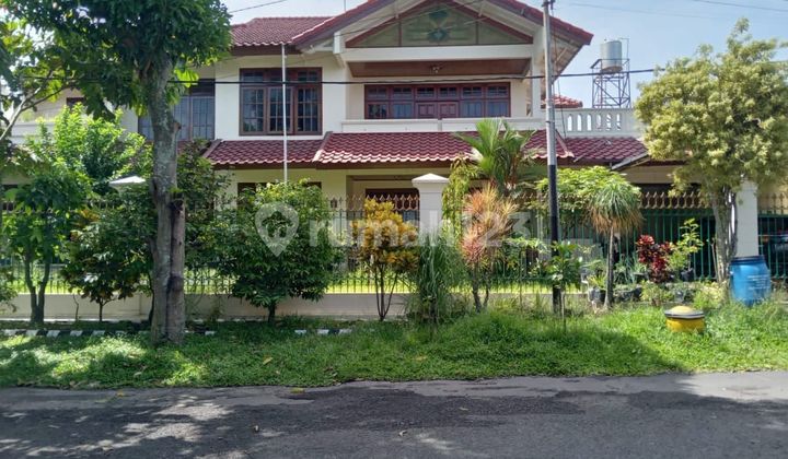 For Sale: House in Terusan Wijaya Kusuma near Soekarno Hatta, Malang. 1