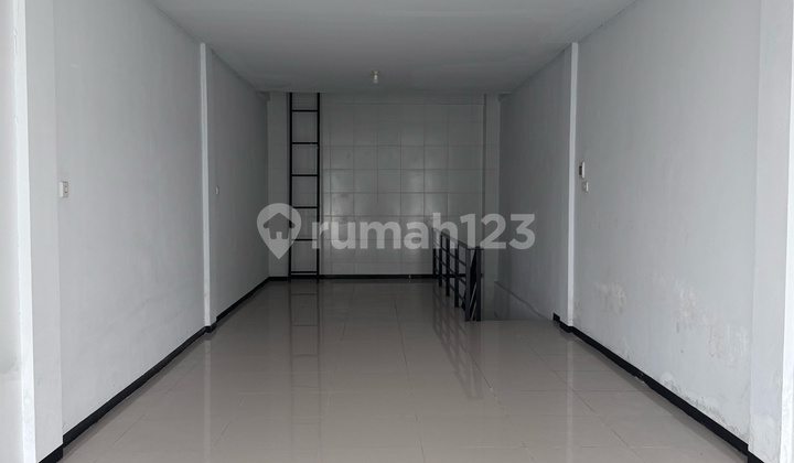 Ruko Frontage Link A Yani in front of East Java Regional Police 2