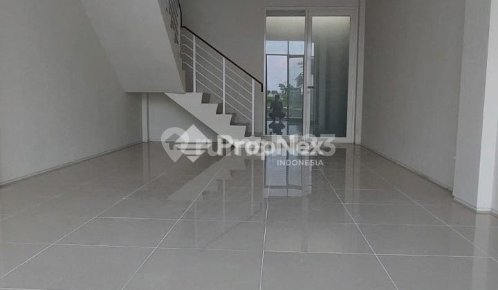 New North West Boulevard Shop House, Gress 2