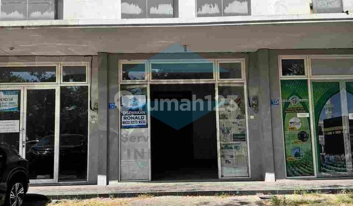 Shop house frontage on Ahmad Yani Street, in front of the Regional Police Office. 1